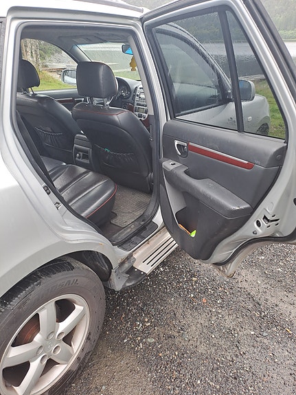 Hyundai Santa Fe 8 of 12