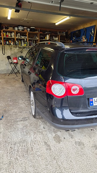 Volkswagen Passat 4 of 13