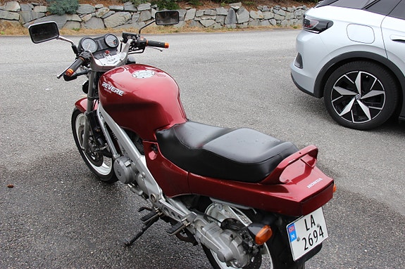 Honda NTV 650 Revere 4 of 5