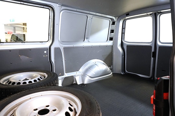 Volkswagen Transporter 26 of 28