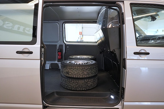 Volkswagen Transporter 23 of 28