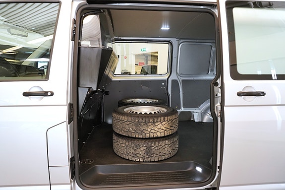 Volkswagen Transporter 25 of 28
