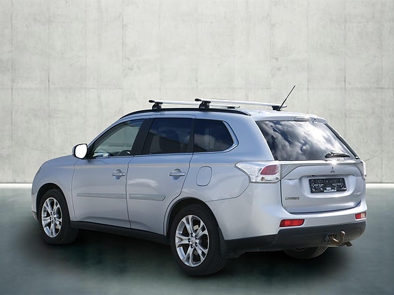 Mitsubishi Outlander 3 of 5