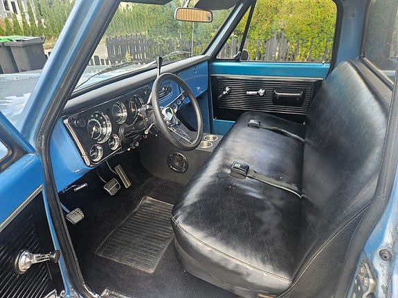 Chevrolet C10 18 of 23