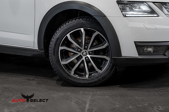 Skoda Octavia Scout 3 of 5