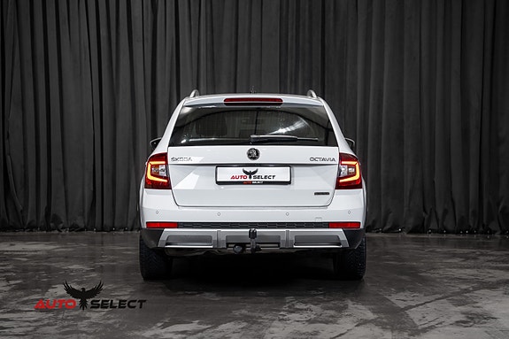 Skoda Octavia Scout 9 of 30