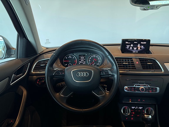 Audi Q3 22 of 30