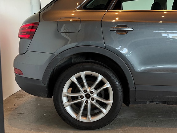 Audi Q3 11 of 30