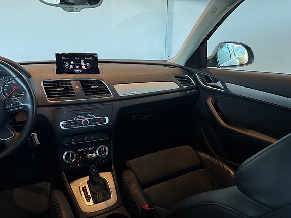 Audi Q3 21 of 30