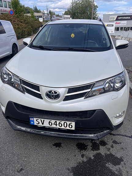 Toyota RAV4 3 of 5