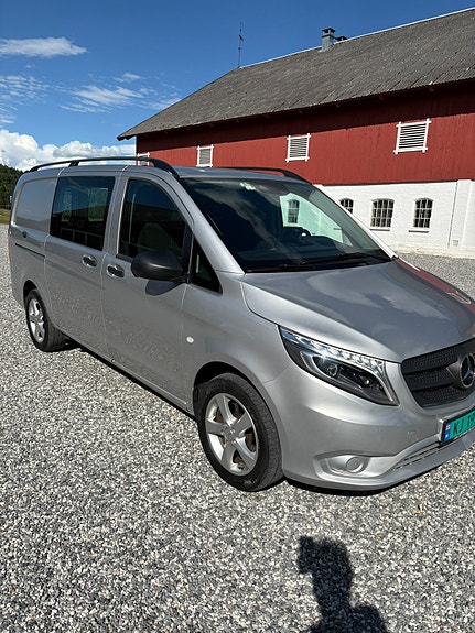 Mercedes-Benz Vito 119 2 of 5