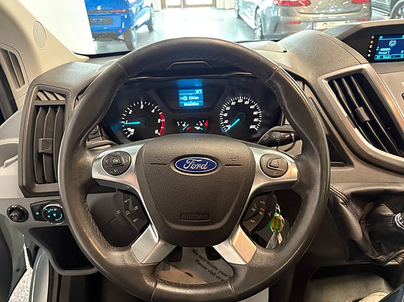 Ford Transit 10 of 12