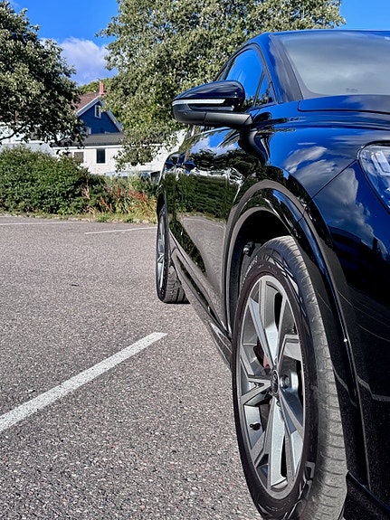 Audi Q4 e-tron 7 of 19