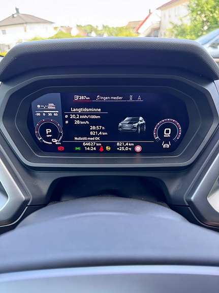 Audi Q4 e-tron 8 of 12