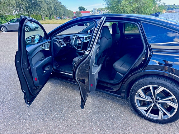 Audi Q4 e-tron 15 of 19