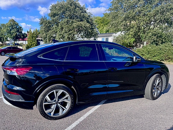 Audi Q4 e-tron 6 of 19