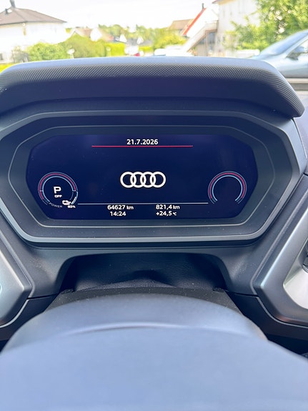 Audi Q4 e-tron 7 of 12