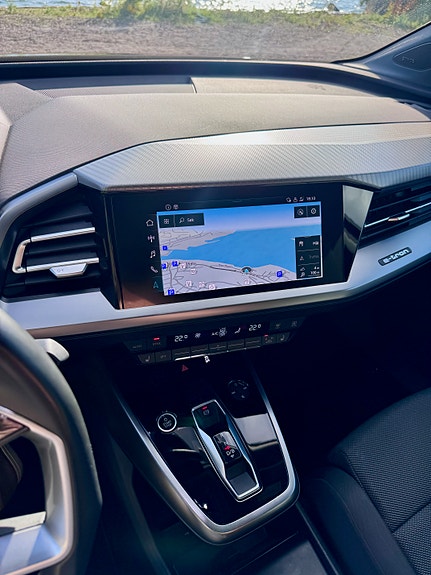 Audi Q4 e-tron 14 of 19