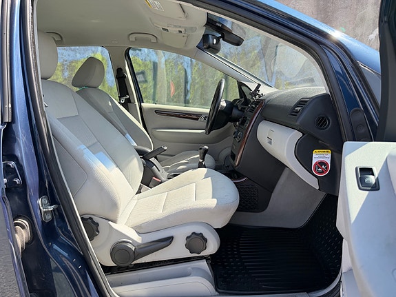 Mercedes-Benz A150 11 of 14