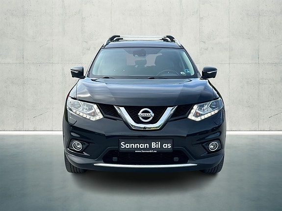 Nissan X-Trail 2 of 5
