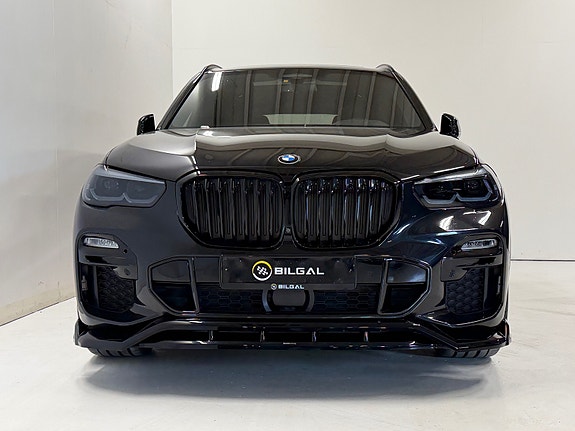 BMW X5 2 of 5