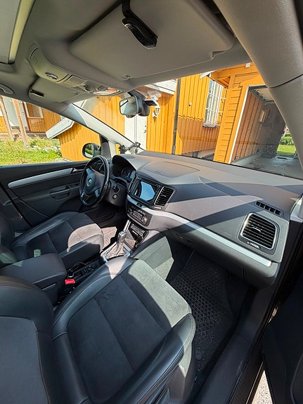 Volkswagen Sharan 7 of 30