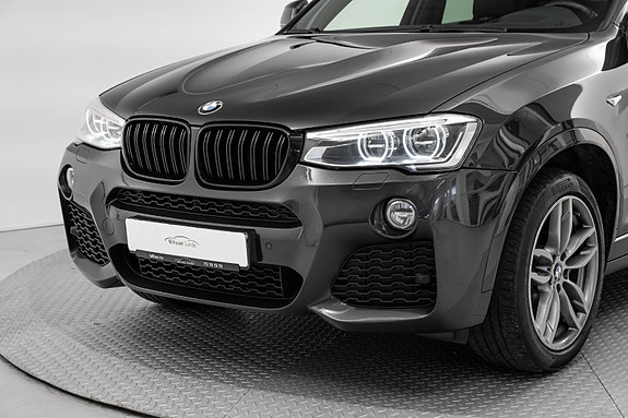 BMW X4 2 of 5