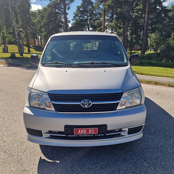 Toyota HiAce 5 of 5
