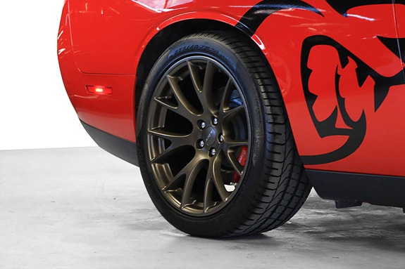 Dodge Challenger 10 of 30