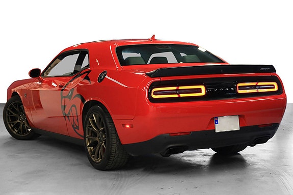 Dodge Challenger 12 of 30