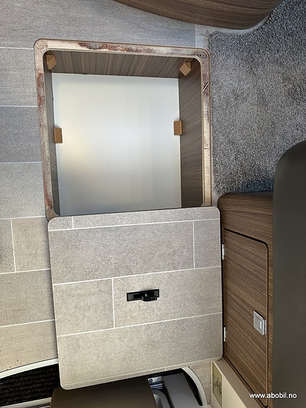 Eura Mobil Integra 760 QB 26 of 30