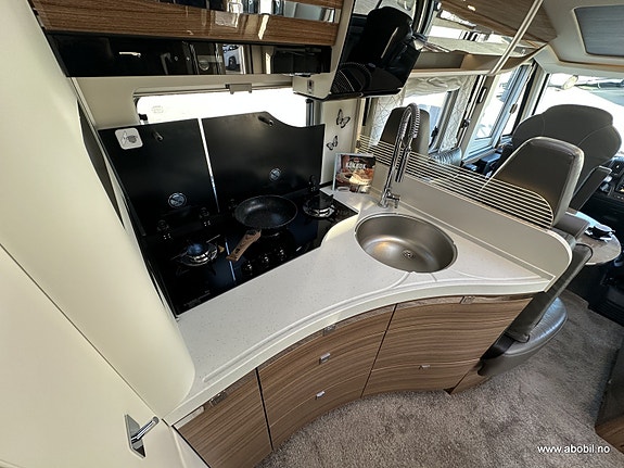 Eura Mobil Integra 760 QB 17 of 30