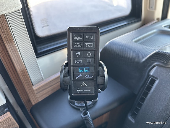 Eura Mobil Integra 760 QB 3 of 30