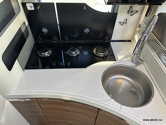 Eura Mobil Integra 760 QB 16 of 30