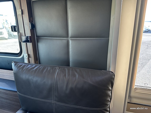 Eura Mobil Integra 760 QB 10 of 30