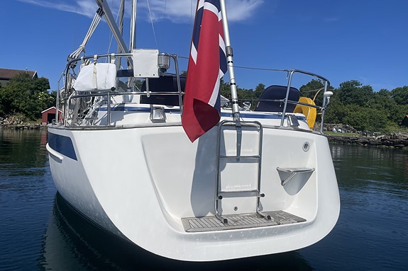 Hallberg Rassy 342 – Velholdt kvalitetsbåt med oppgradert elektronikk – GI BUD 7 of 30