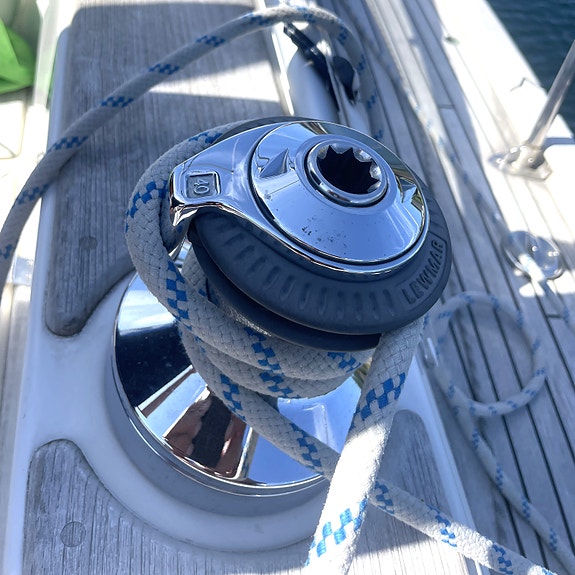 Hallberg Rassy 342 – Velholdt kvalitetsbåt med oppgradert elektronikk – GI BUD 16 of 30
