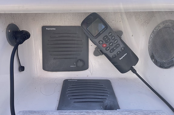 Hallberg Rassy 342 – Velholdt kvalitetsbåt med oppgradert elektronikk – GI BUD 18 of 30