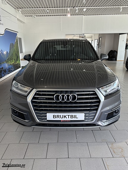 Audi Q7 3 of 5