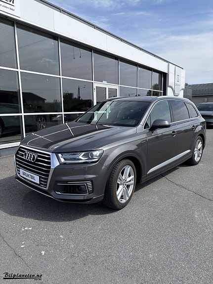 Audi Q7 4 of 5