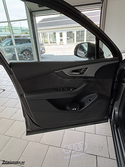 Audi Q7 9 of 21