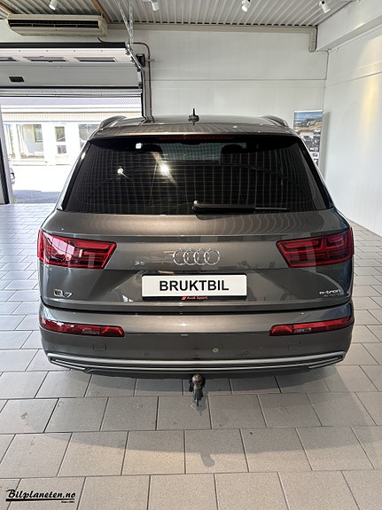 Audi Q7 6 of 21