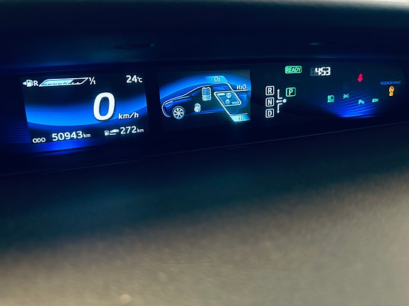 Toyota Mirai 17 of 27