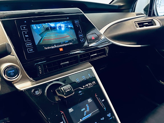Toyota Mirai 12 of 27