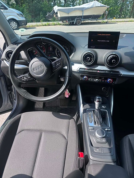 Audi Q2 7 of 12