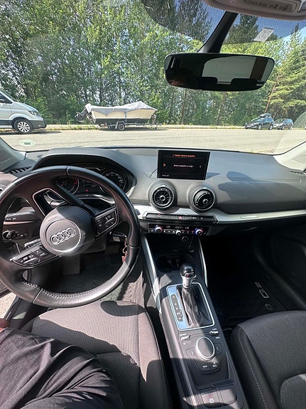 Audi Q2 8 of 12