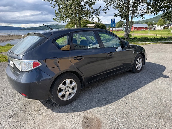 Subaru Impreza 8 of 15