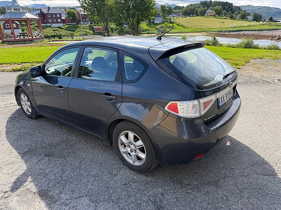 Subaru Impreza 7 of 15