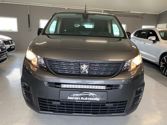 Peugeot Partner 2 of 5