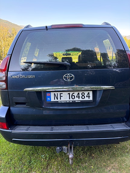Toyota Land Cruiser 4 of 5